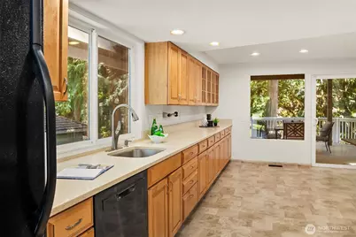 2119 Sahalee Drive W, Sammamish, WA 98074 - Photo 12