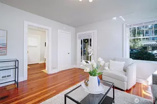 19 Dravus St, Seattle, WA 98109 - Photo 4