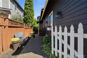 18656 4th Ave NE, Suquamish, WA 98392 - Photo 2