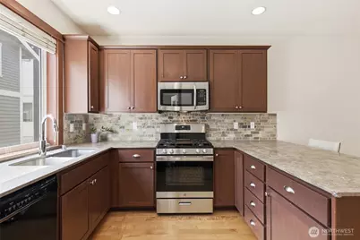 6526 34th Avenue NE #B, Seattle, WA 98115 - Photo 12