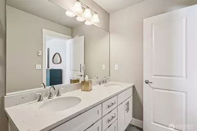 13149 E 188th Avenue, Bonney Lake, WA 98391 - Photo 12