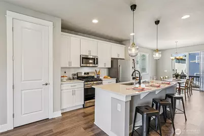 13149 E 188th Avenue, Bonney Lake, WA 98391 - Photo 4