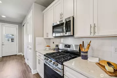 13149 E 188th Avenue, Bonney Lake, WA 98391 - Photo 4