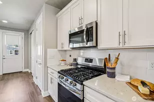13149 E 188th Ave, Bonney Lake, WA 98391 - Photo 4