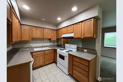 512 N 4th Avenue SW, Tumwater, WA 98512 - Photo 4