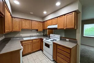 512 N 4th Ave SW, Tumwater, WA 98512 - Photo 4