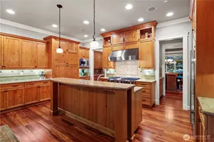 25122 NE 18th St, Sammamish, WA 98074 - Photo 8