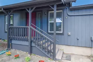 1031 W Glenwood St, Port Angeles, WA 98363 - Photo 4