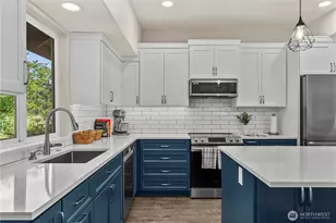 12217 Waller Rd E, Tacoma, WA 98446 - Photo 10