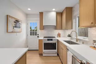 15701 117th Ave SE, Renton, WA 98058 - Photo 8