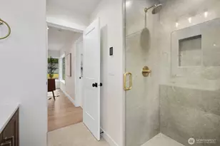 15701 117th Ave SE, Renton, WA 98058 - Photo 18