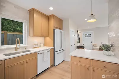 15701 117th Avenue SE, Renton, WA 98058 - Photo 10