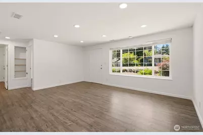 15520 32nd Avenue NE, Shoreline, WA 98155 - Photo 2
