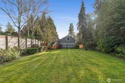 7626 NE 8th Street, Medina, WA 98039 - Photo 34