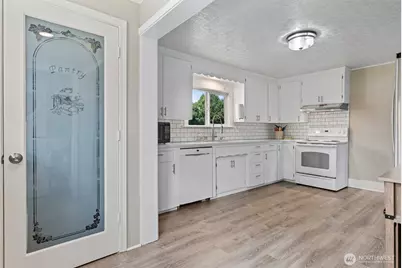 706 Harrison Street, Sumner, WA 98390 - Photo 4