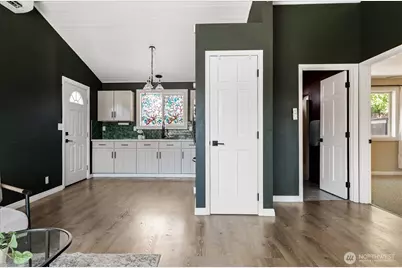 475 SE Barrington Drive #B, Oak Harbor, WA 98277 - Photo 4