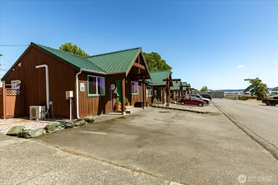 475 SE Barrington Drive #B, Oak Harbor, WA 98277 - Photo 2