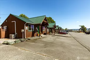 475 SE Barrington Dr, Oak Harbor, WA 98277 - Photo 2
