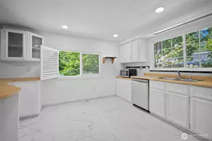 2282 Yew St, Bellingham, WA 98229 - Photo 10
