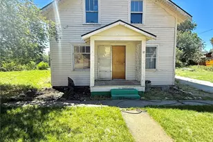 224 Bartlett Ave E, Omak, WA 98841 - Photo 1