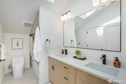 10053 8th Avenue NW, Seattle, WA 98177 - Photo 16