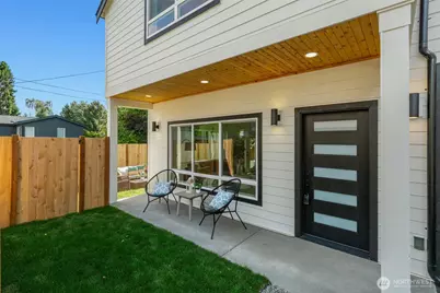 10053 8th Avenue NW, Seattle, WA 98177 - Photo 2