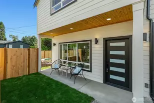 10053 8th Ave NW, Seattle, WA 98177 - Photo 2