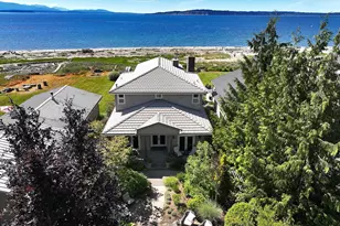7532 Maxwelton Beach Ln, Clinton, WA 98236 - Photo 8