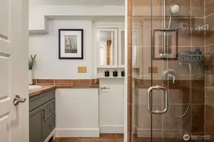 830 NE 59th St, Seattle, WA 98105 - Photo 20