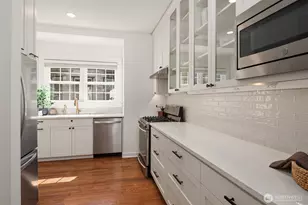830 NE 59th St, Seattle, WA 98105 - Photo 16