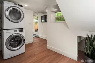 830 NE 59th St, Seattle, WA 98105 - Photo 22