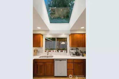 12421 NE 65th Place, Kirkland, WA 98033 - Photo 8