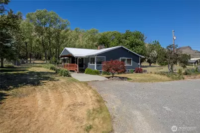301 Main Street, Riverside, WA 98849 - Photo 1