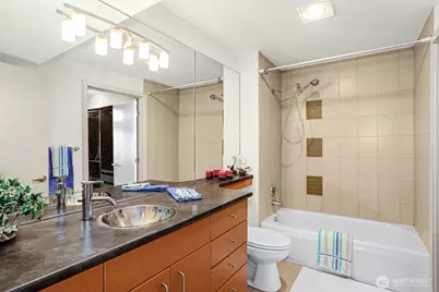 1550 Eastlake Avenue E #203, Seattle, WA 98102 - Photo 20