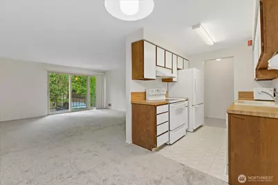 11006 NE 68th Street #819, Kirkland, WA 98033 - Photo 22