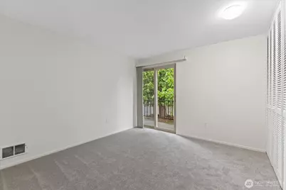 11006 NE 68th Street #819, Kirkland, WA 98033 - Photo 24