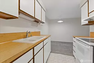 11006 NE 68th St, Kirkland, WA 98033 - Photo 18