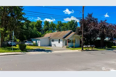 303 Lincoln Street, Everson, WA 98247 - Photo 1