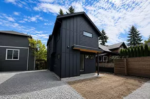 4909 SW Canada Dr, Seattle, WA 98136 - Photo 2