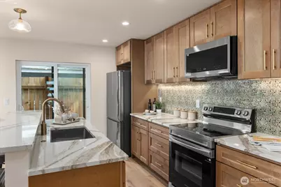 3706 NE 137th Street, Seattle, WA 98125 - Photo 4