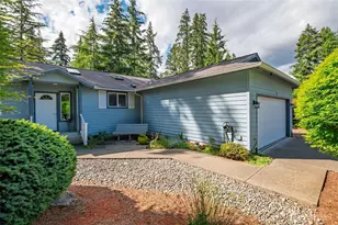 41 E Rainier Dr, Allyn, WA 98524 - Photo 38