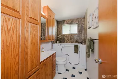 12712 1st Avenue Ct E, Tacoma, WA 98445 - Photo 20