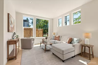 13702 37th Avenue NE, Seattle, WA 98125 - Photo 8