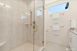 13702 37th Ave NE, Seattle, WA 98125 - Photo 18