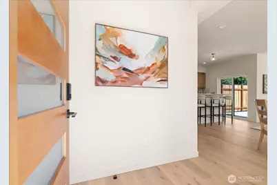 13702 37th Avenue NE, Seattle, WA 98125 - Photo 2