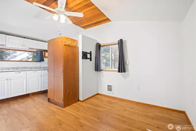 14310 200th Avenue SE, Renton, WA 98059 - Photo 10