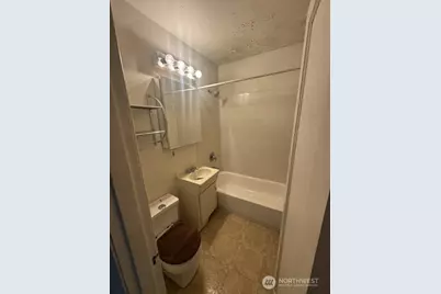8205 S Bell St Street, Tacoma, WA 98408 - Photo 6