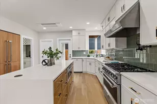 11709 Roosevelt Way NE, Seattle, WA 98125 - Photo 12