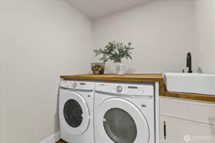 11709 Roosevelt Way NE, Seattle, WA 98125 - Photo 22