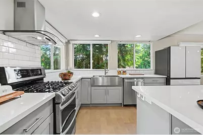 14023 SE 60th Street, Bellevue, WA 98006 - Photo 12